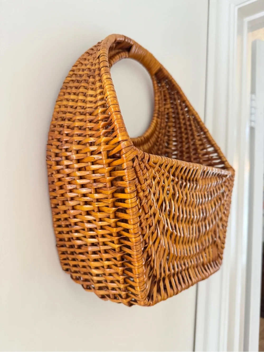 Vintage Woven hanging basket, willow basket, wall basket, brown